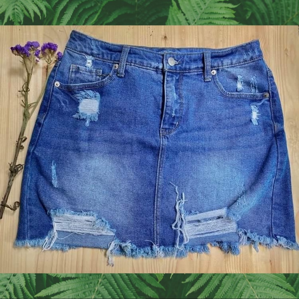 Lovely Denim Short-Skirt!